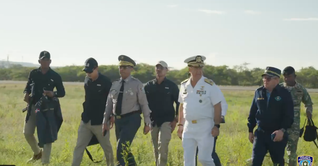 @PoliciaRD: ¡Seguridad garantizada en Pedernales tras la llegada de turistas!