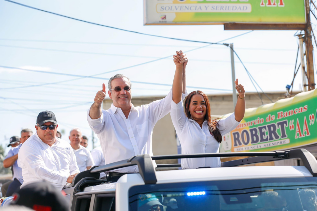 @luisabinader y @Bettygenonimo en recorrido Sabana Perdida Sur