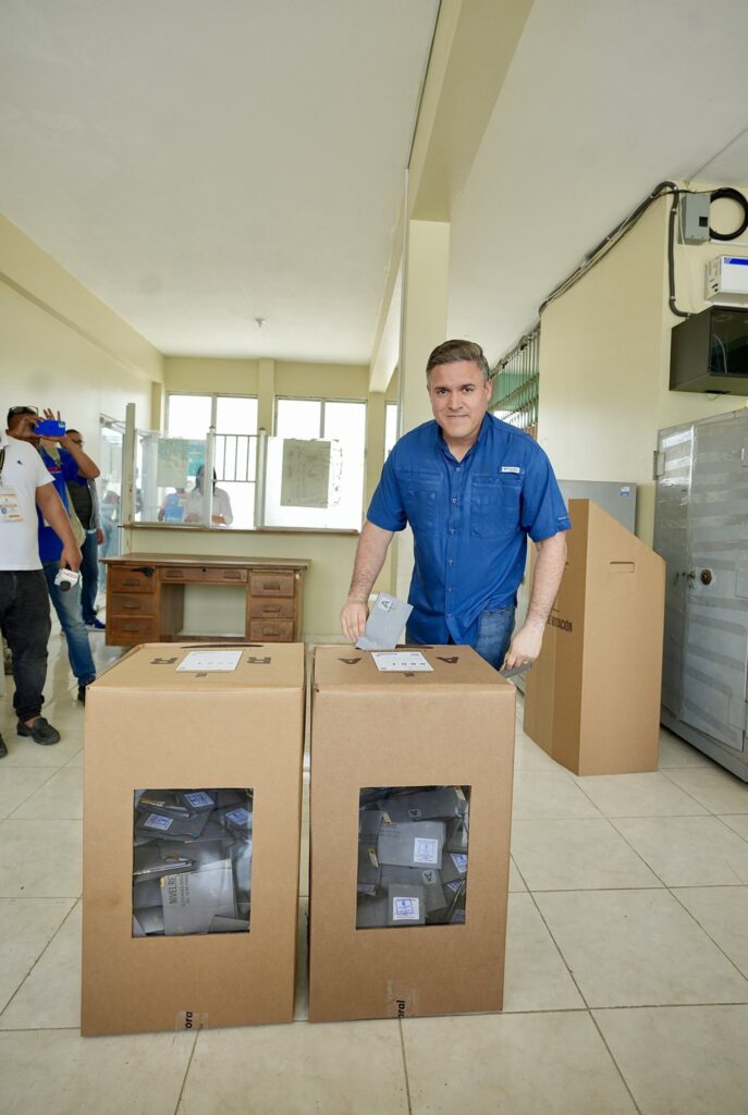 @JeanLuisRJ Ejerce su derecho al voto