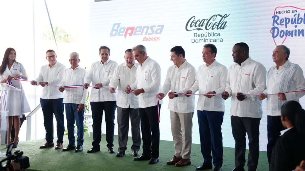 @MIC_RD “Inauguración de la décimo primera línea de producción del Sistema Coca-Cola”