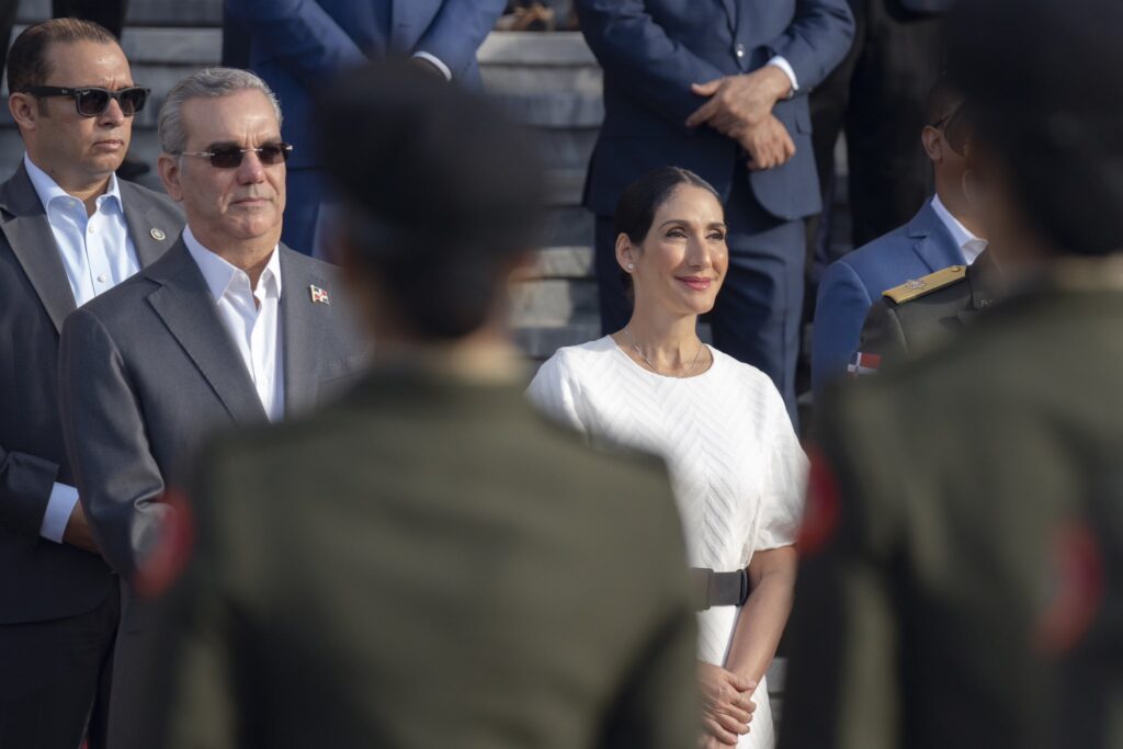 @RaquelArbaje “La Emoción Patriótica: Celebrando Nuestra Bandera en el Palacio Nacional”