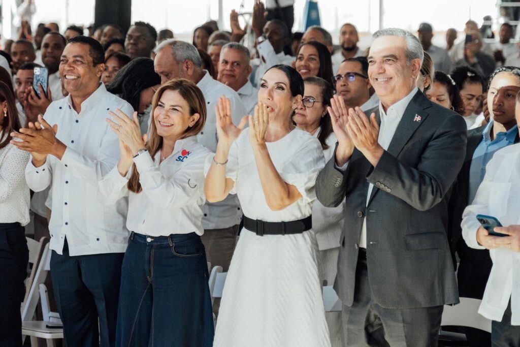 @CarolinaMejiaG “Gracias a Dios por el Éxito en las Elecciones Municipales de Santo Domingo”