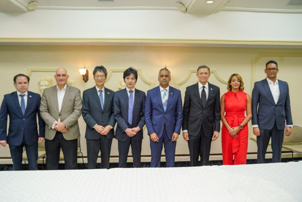@MinpreRD “Reunión entre el gobierno y delegación japonesa para fortalecer la cooperación económica”