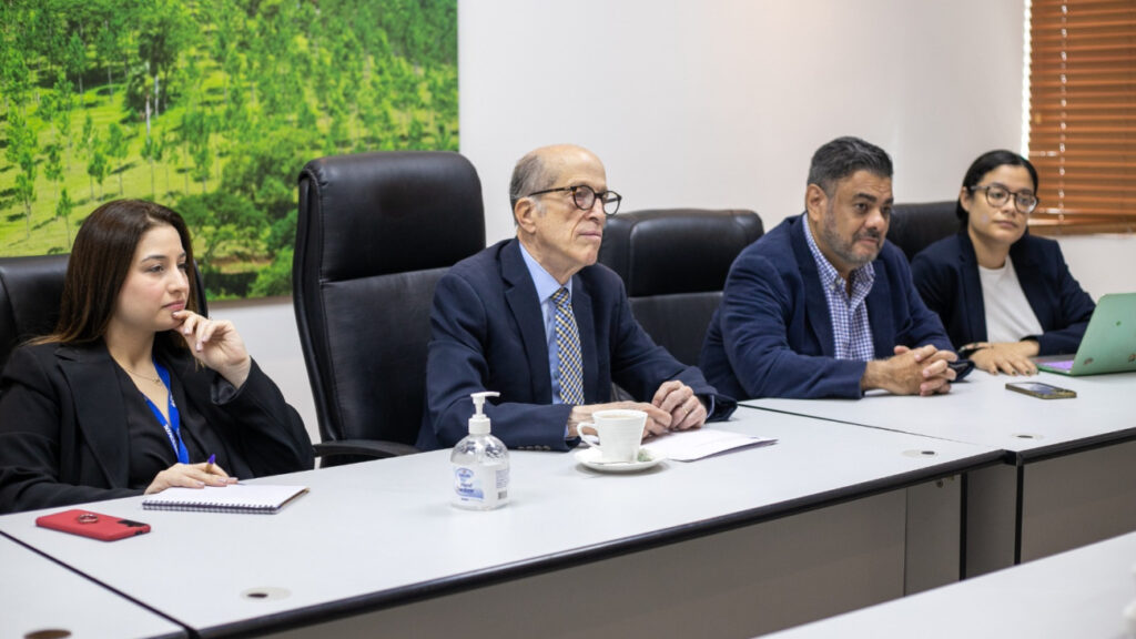 Gobierno y Fundación Popular impulsarán juntos adaptación de productores agropecuarios al cambio climático