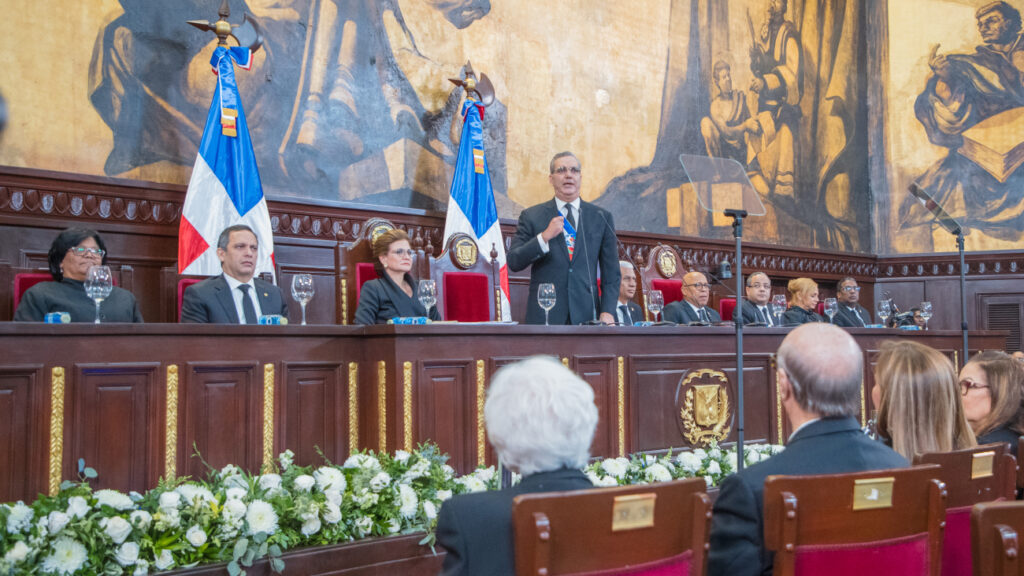 Presidente Abinader destaca que las zonas francas siguen viviendo su mejor momento