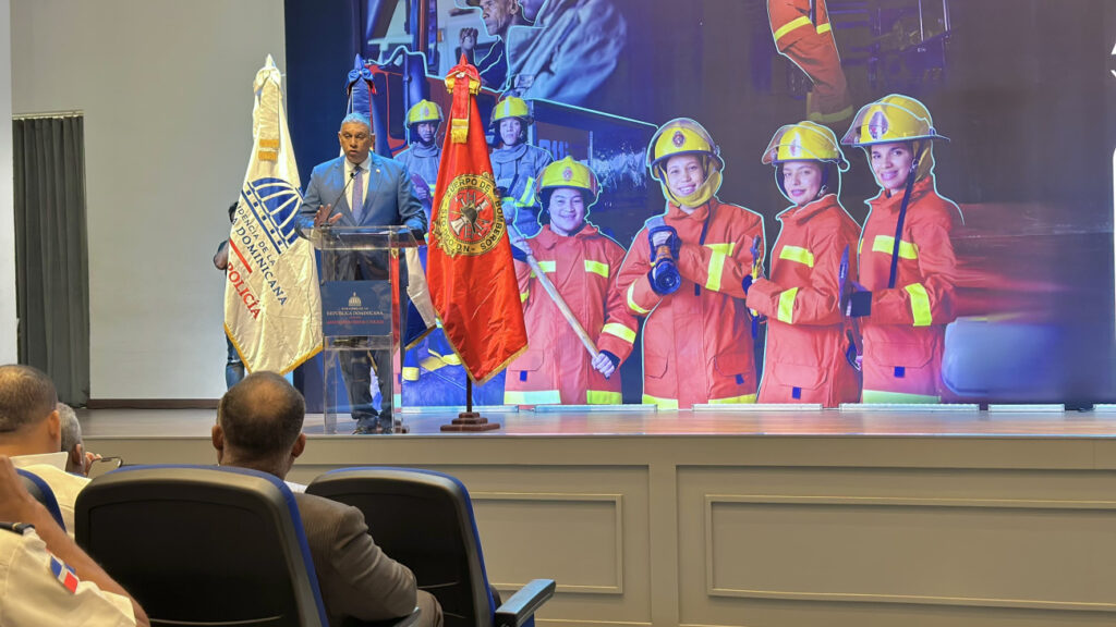 Ministerio de Interior y Policía afianza dignificación de bomberos con incremento a 15,000 pesos mensuales a su sueldo
