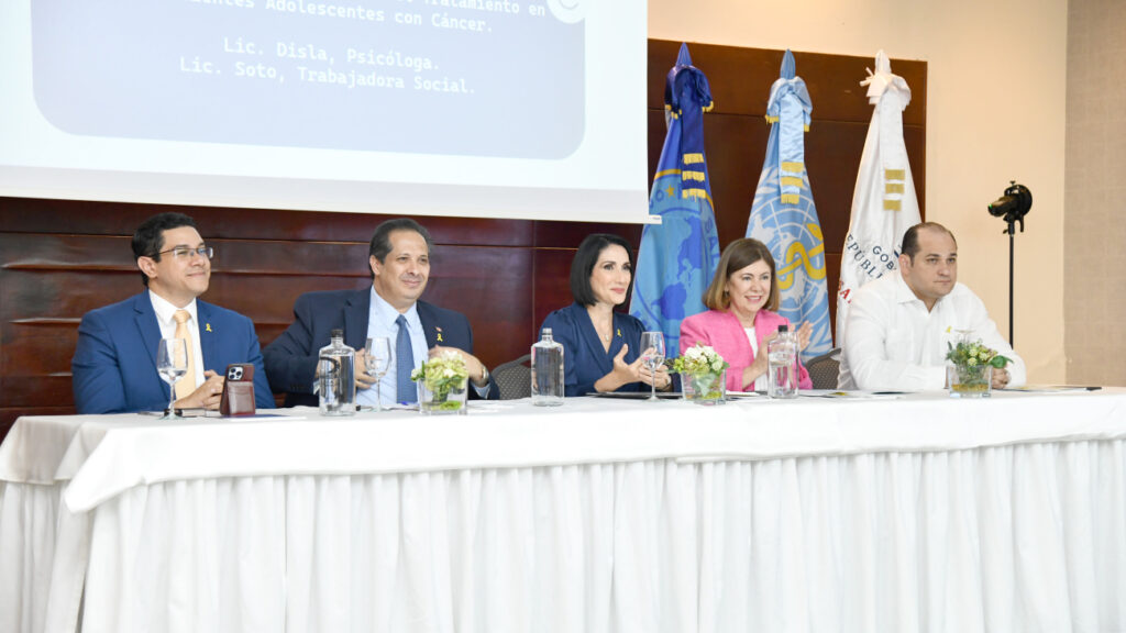Autoridades reafirman compromiso de reforzar acciones que reduzcan la mortalidad por cáncer infantil