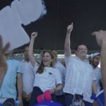 @SansLovaton: La capital habló, en manos De Dios vamos @CarolinaMejiaG #VolveremosAGanar