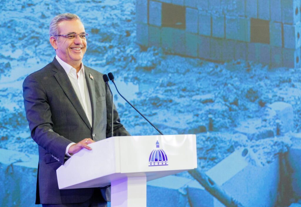 @PresidenciaRD mas de 300 obras han sido terminadas e inauguradas con una inversión superior a 71,000 millones