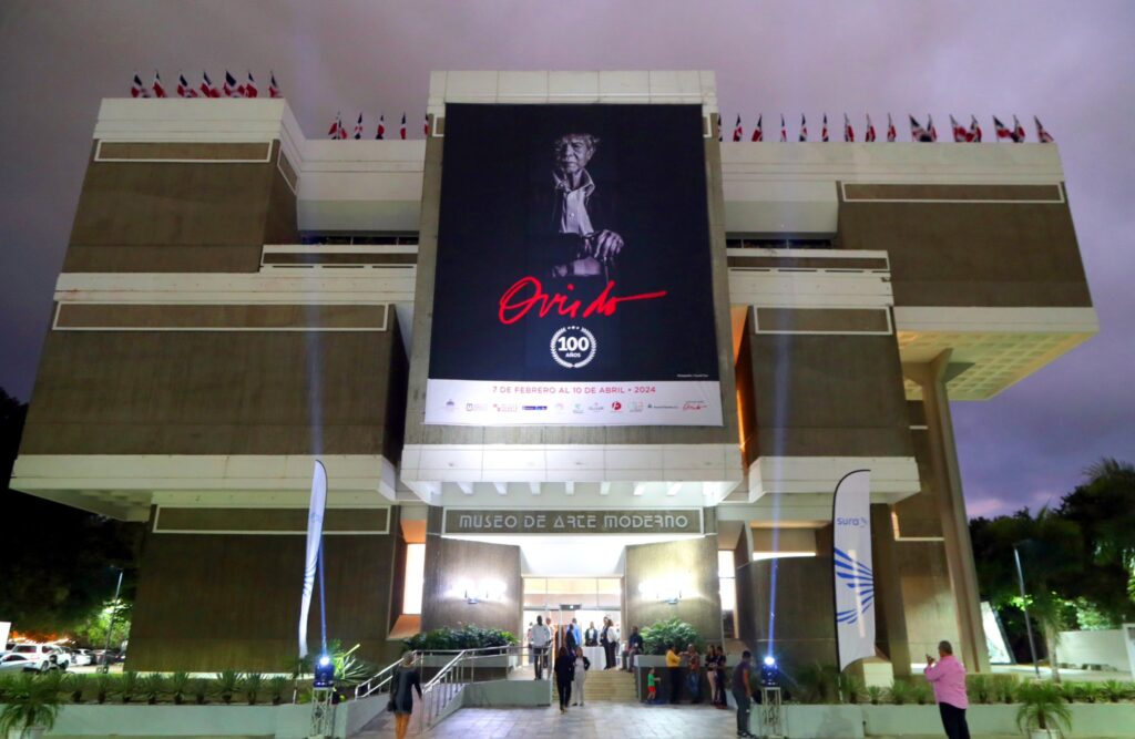 @CarolinaMejiaG en 100 aniversario Fundación Ramón Oviedo agradece por exposición a su nombre