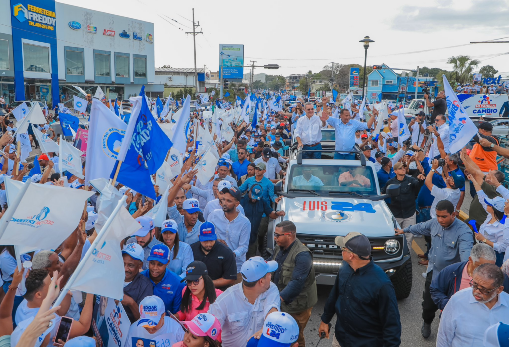 @LuisAbinader: ¡Este 18 de febrero vota por nuestros candidatos municipales! #VolveremosAGanar