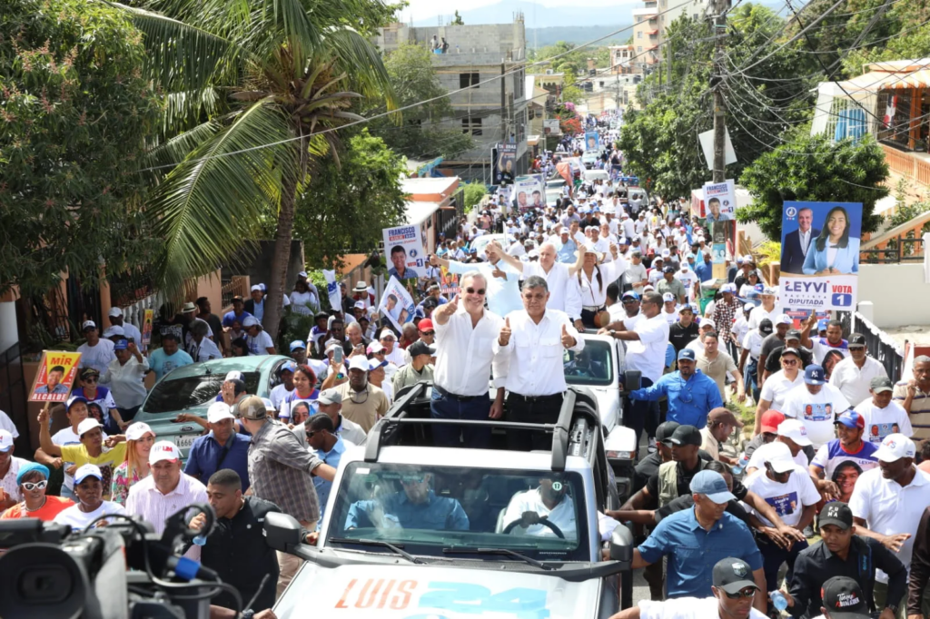 @LuisAbinader dice es un Tsunami popular lo que pasa en favor de los candidatos del @PRM_Oficial