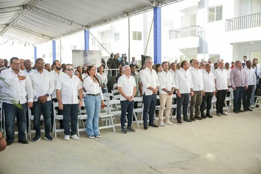 @ScarletBenzan “Entrega de 236 nuevos apartamentos en el proyecto Mi Vivienda Ciudad Modelo por el presidente @LuisAbinader y el @Mivedrd”