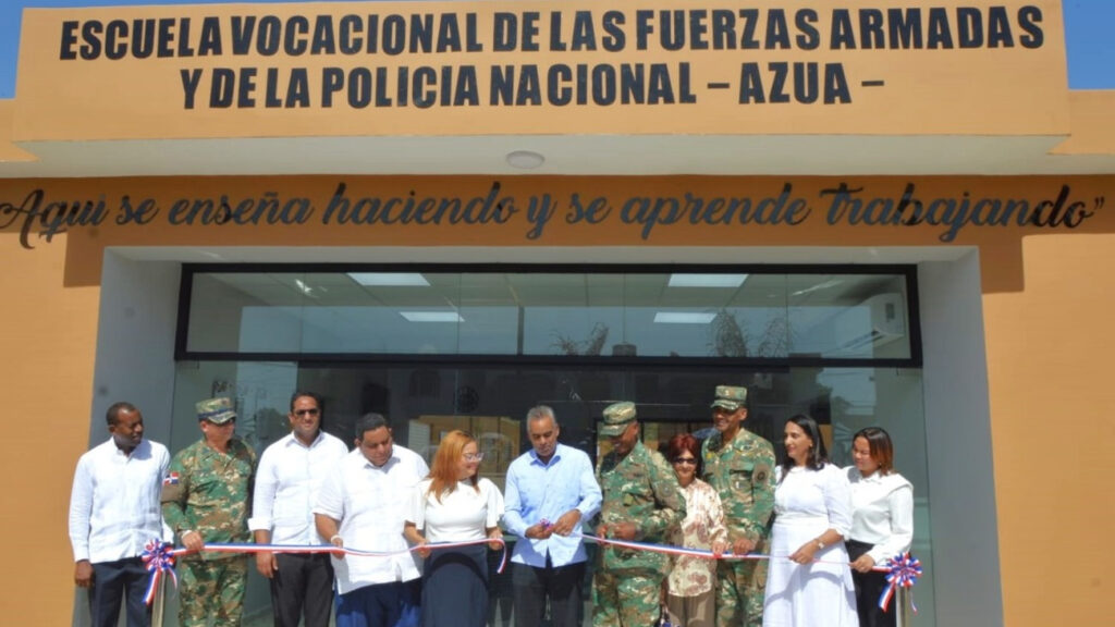 Inauguran escuela vocacional de las FF. AA. y la PN