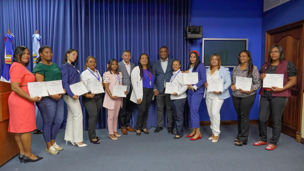Indrhi juramenta coordinadoras de Género a nivel nacional; Ministerio de la Mujer reconoce acción