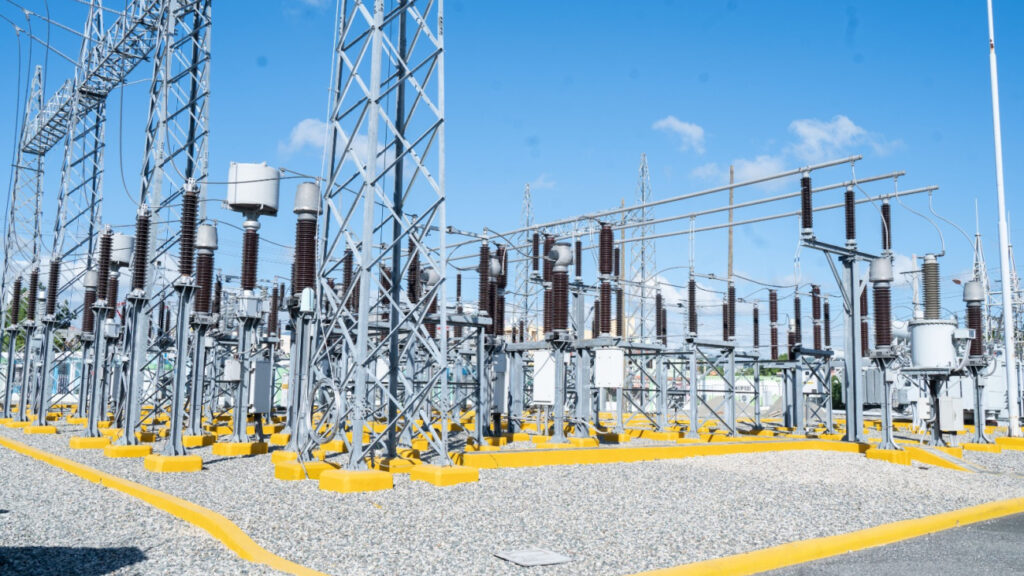 ETED incrementa transporte de energía y calidad de servicio, al disponer de cuatro nuevos campos de línea en las subestaciones San Cristóbal Norte y Valdesia
