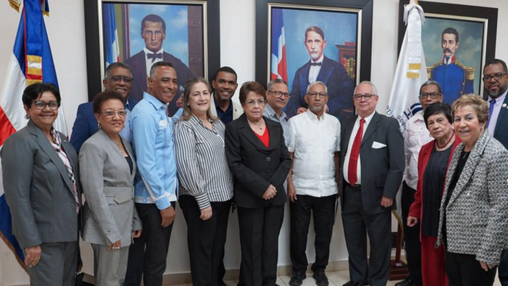 Comisión interinstitucional entrega propuesta de reforma a la Ley General de Educación