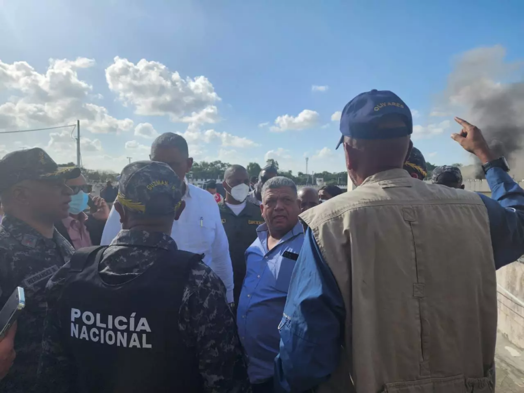 COE coordina acciones en incendio cárcel de La Victoria