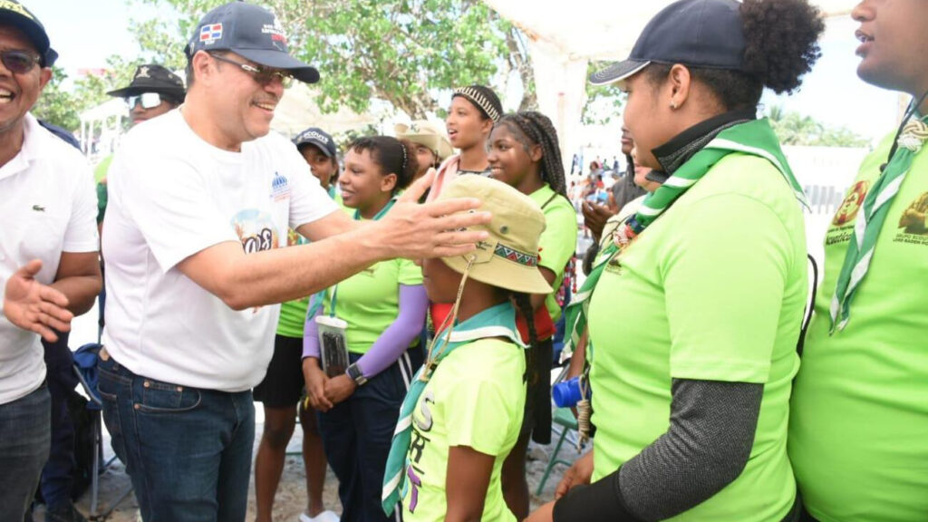 Ministro Francisco Camacho resalta los miles de bañistas que disfrutaron de Juegos Deportivos y Recreativos Semana Santa 2024
