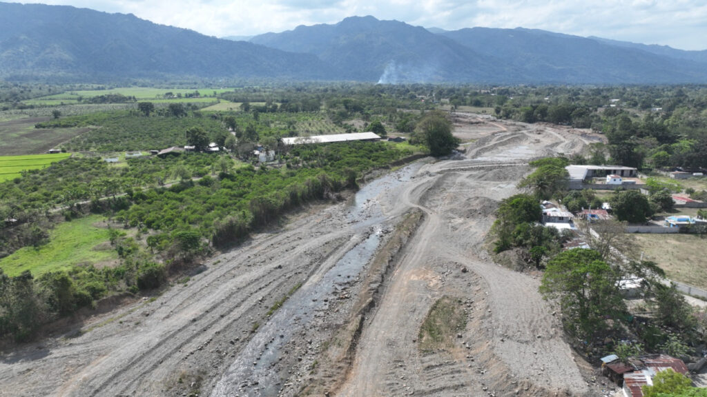 Indrhi supervisa obras de protección en río Yuna; proyecto impacta comunidades en Bonao