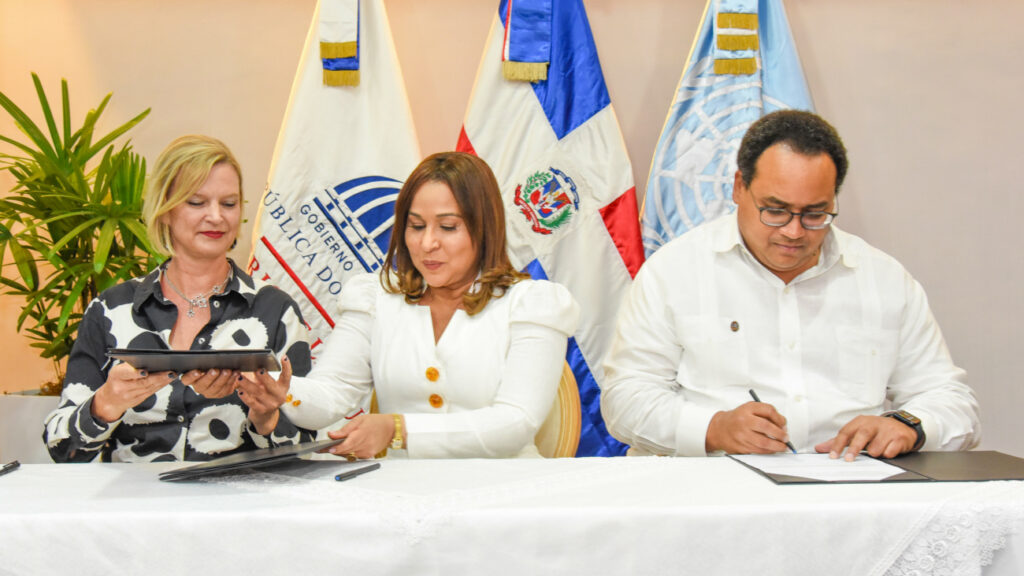 Superintendencia de Electricidad firma Carta Compromiso por la Igualdad para obtención Sello Igualando RD para el Sector Público