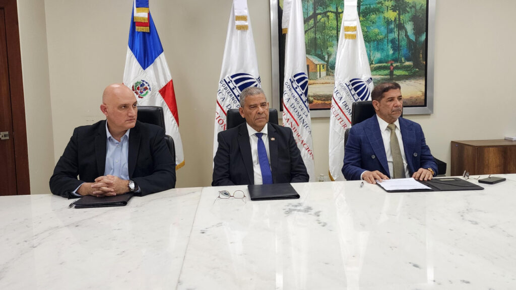 Instituciones públicas firman acuerdo para fortalecer el servicio civil en el país