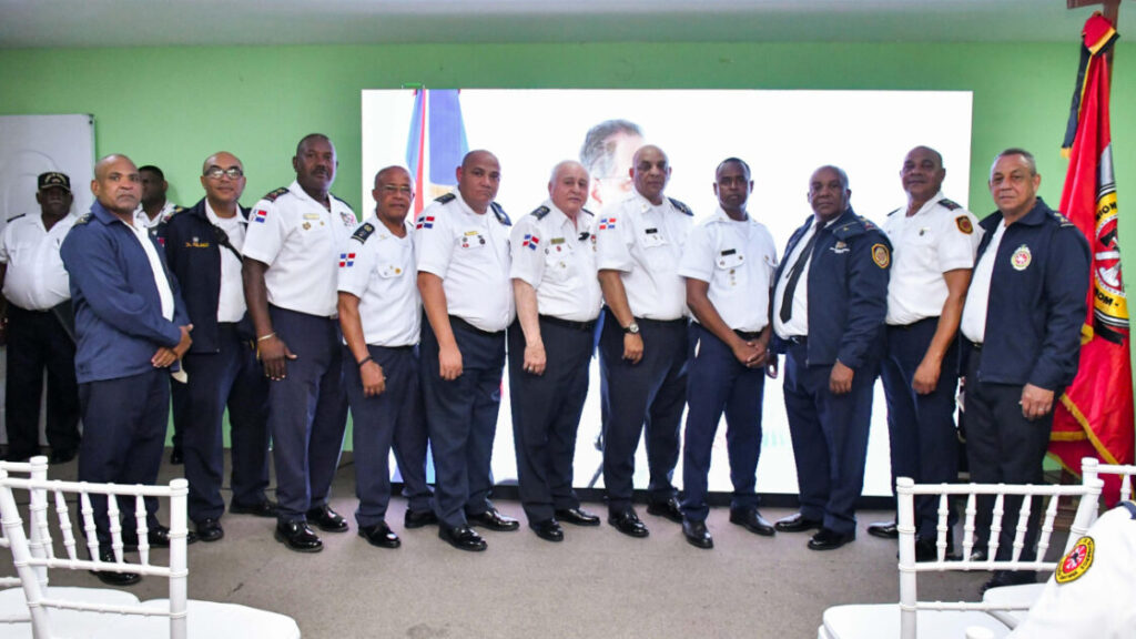 Bomberos agradecen al presidente Luis Abinader reivindicaciones recibidas durante su mandato