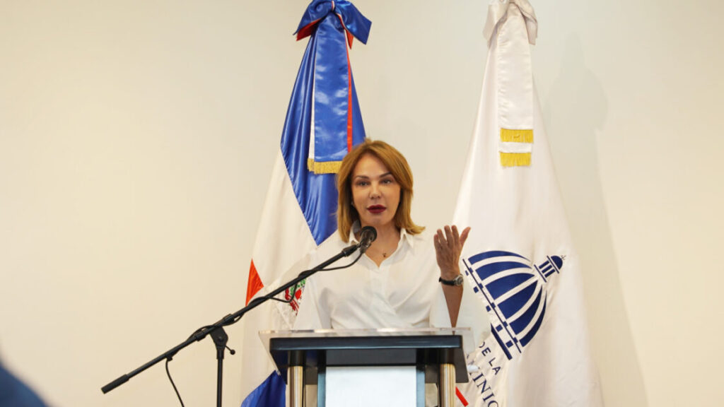 Unesco coopera con el Ministerio de Cultura en el estudio de pecios naufragados en la bahía de La Isabela