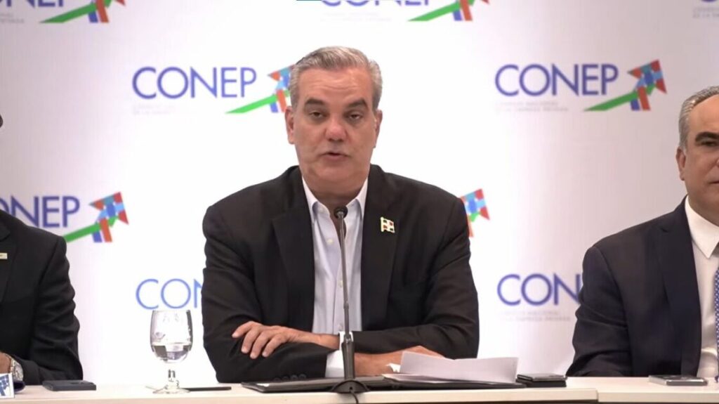 VIDEO: Elecciones 2024: @LuisAbinader presenta su programa de gobierno al Conep