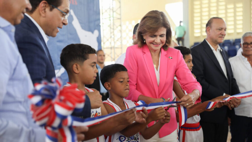 Vicepresidenta Raquel Peña entrega nuevas instalaciones deportivas en Santiago y Espaillat: “Un legado para el futuro de la juventud”