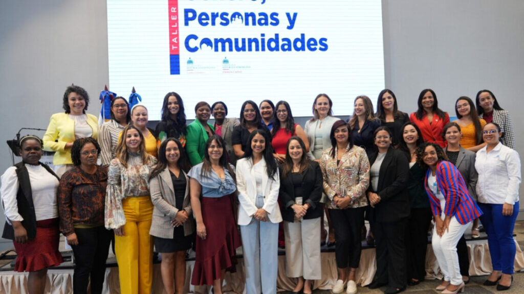 MEM destaca participación de la mujer en transición energética en Taller de género, persona y comunidades