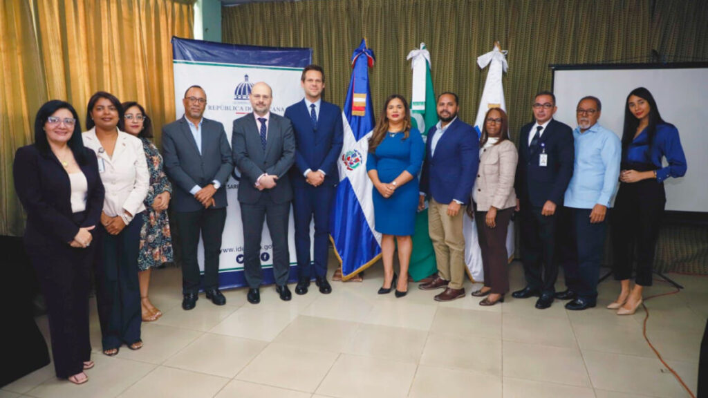 Idecoop presenta avances en la regulación y supervisión del sector cooperativo ante la delegación del FMI