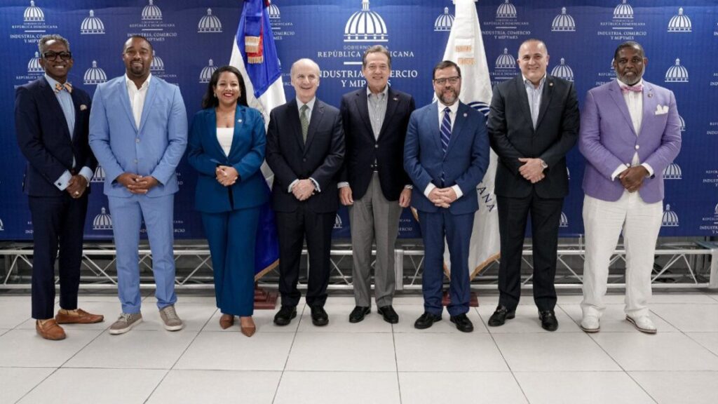 @ItoBisono Honrado de recibir a la delegación de congresistas, funcionarios y empresarios de la ciudad de Nueva York