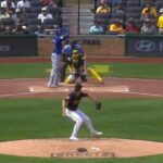@JMena26 Oneil Cruz debutó hoy en el jardín central