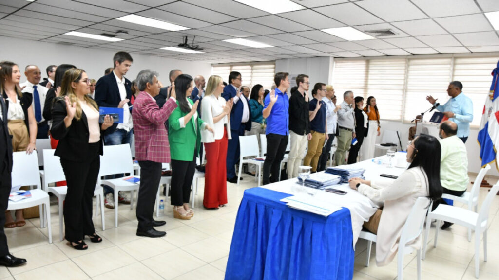 Líderes comunitarios resaltan el éxito de “Mi País Seguro” en el Distrito Nacional; miles de jóvenes son beneficiados