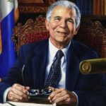 @EduardoEstrella Un dia como hoy hace 118 años nace en RD el Dr. Joaquín Balaguer