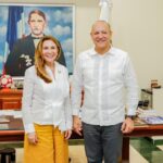 @CarolinaMejiag visita Alcalde Santiago @UlisesRodg