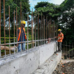 Ministerio de Obras Públicas promete entregar puente sobre arroyo Lebrón en Pedro Brand en 60 días