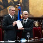 @RaquelArbaje acompaña a @LuisAbinader en un significativo momento para nuestra República Dominicana: la proclamación de la nueva Constitución