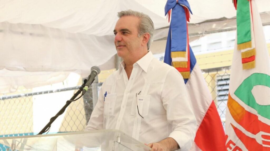 @LuisAbinader recorrerá hoy, sábado 5, varios puntos del Gran Santo Domingo donde encabezará varias obras