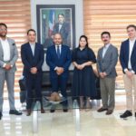 @LuisValdezVeras recibe personal extranjero dispuestos a colaborar en la solucion fiscal transfronterizos