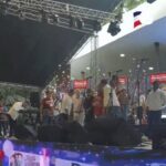 @RogelioGenao Presidente @LuisAbinader cumple y entrega llave apartamento y Pensión a Viuda Raffy Matias