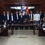 @MirexRD @HugoFRivera recibe delegación funcionarios y empresarios de Vietnam