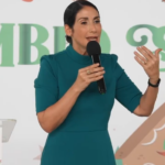 @RaquelArbaje comparte almuerzo navideño junto a líderes comunitarios, religiosos y vecina, es en el Club Deportivo de la UASD