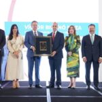 @ItoBisono recibimos el reconocimiento de @AMCHAMDR durante su almuerzo de Acción de Gracias y en conmemoración de los 20 años del DR-CAFTA