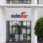 Edesur mejora voltaje en comunidades de San Cristóbal, con una inversión superior a los 12 millones de pesos