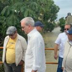 @LuisAbinader visita zonas afectadas por las lluvias en Puerto Plata para coordinar acciones frente a daños provocados