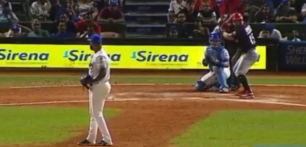 @jMena26 Por fin ganaron los Leones y cortan la racha de 8 derrotas consecutivas. Vencieron 4 x 3 al Licey