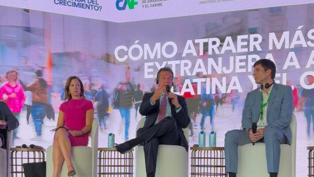 Ministro Ito Bisonó destaca el éxito de RD para atraer inversión extranjera