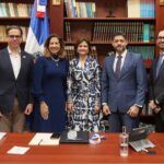 @RaquelPenaVice Con el propósito de apoyar iniciativas que promuevan el bienestar y la educación superior en la República Dominicana, la vicepresidenta @RaquelPenaVice recibió a los directivos de la Fundación Madre y Maestra (@egresadospucmm)